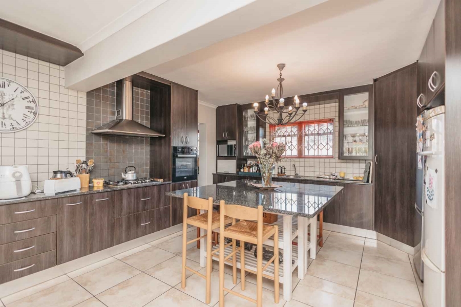 To Let 4 Bedroom Property for Rent in Joostenbergvlakte Western Cape